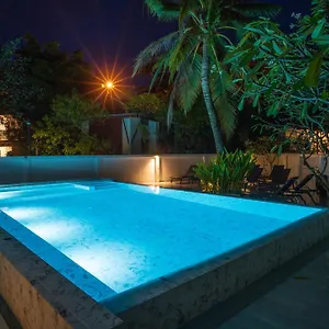 Ton Sai Tropical Island Hotell